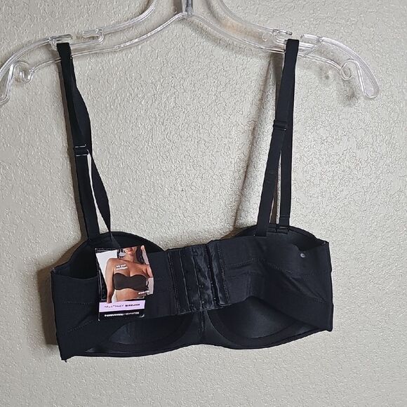 Maidenform Black Bra with Molded Cups and Adjustable Straps - Picture 5 of 7